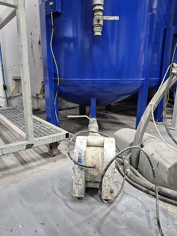 Pompa membranowa do farb - case study Crebonit